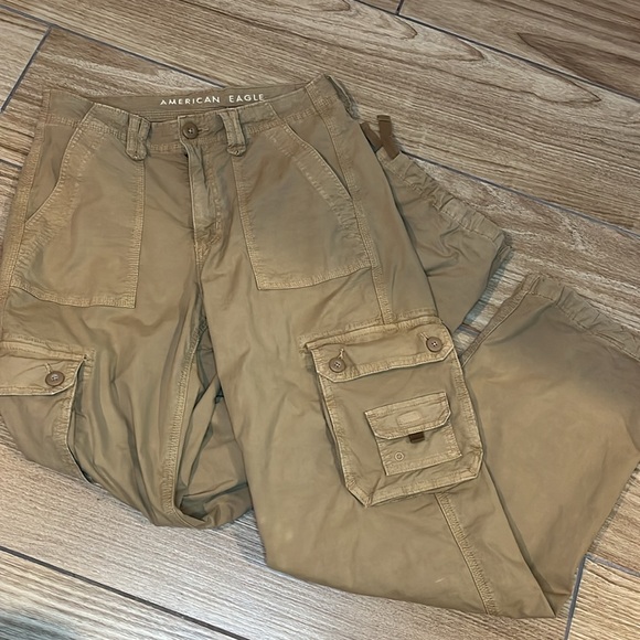 American Eagle Baggy Jogger Stretch size 4 khaki - Picture 7 of 7